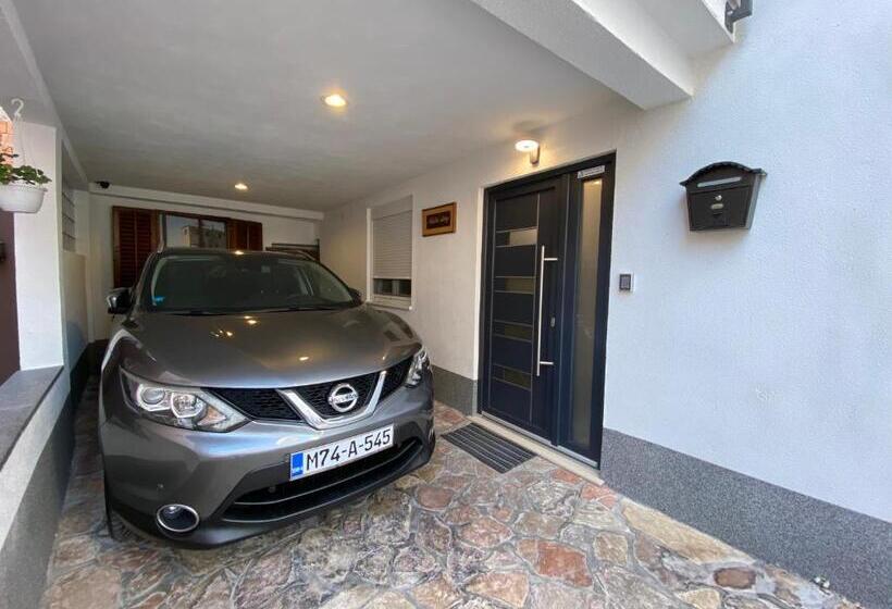 اتاق استاندارد, Apartments & Rooms Mostar Story