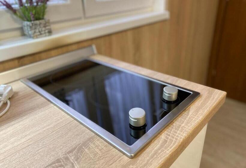 استودیوی استاندارد, Apartments & Rooms Mostar Story