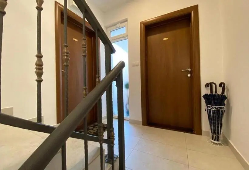 استودیو استاندارد با بالکن, Apartments & Rooms Mostar Story