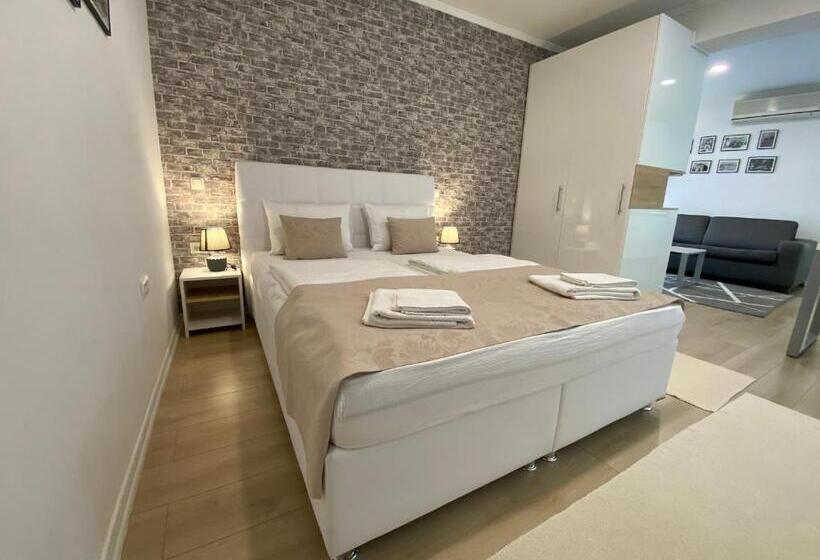 استودیو استاندارد با بالکن, Apartments & Rooms Mostar Story