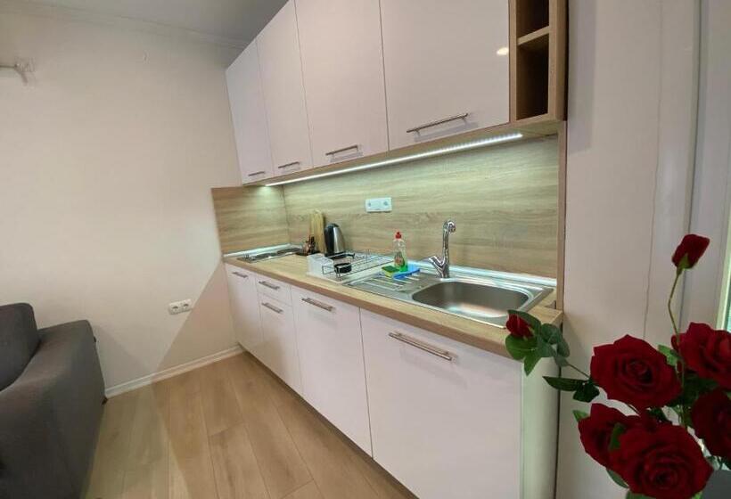 استودیو استاندارد با بالکن, Apartments & Rooms Mostar Story