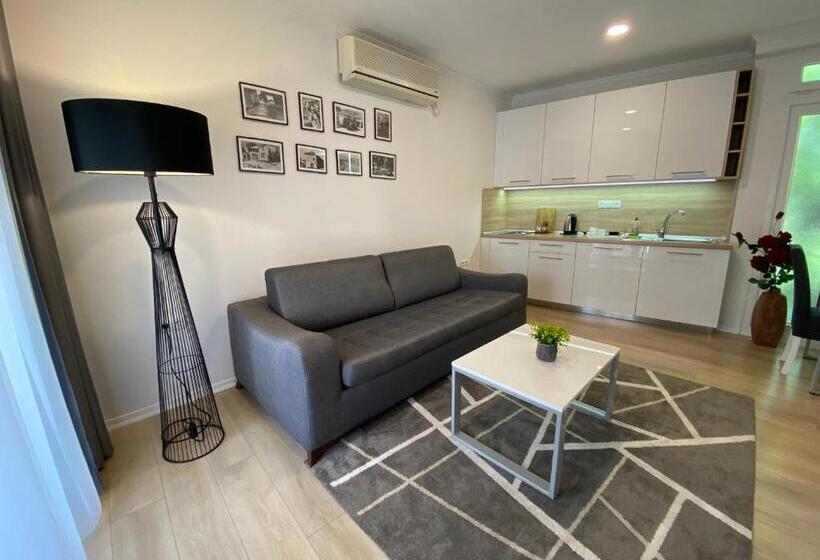 استودیو استاندارد با بالکن, Apartments & Rooms Mostar Story