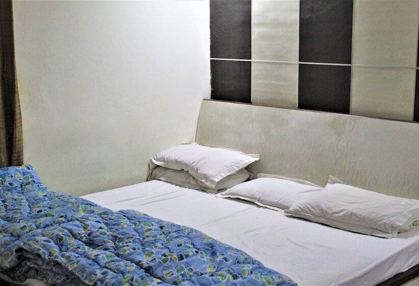 Номер Стандарт Трехместный, Central Guest House