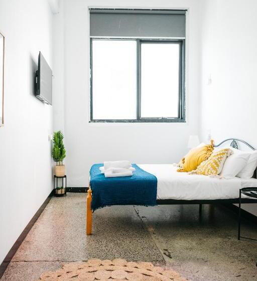 家庭房间共用浴室, The Village Cairns