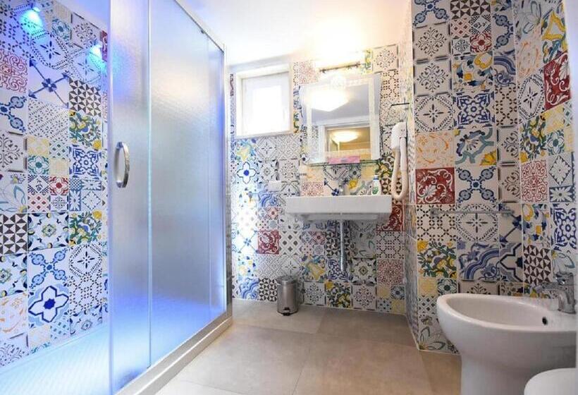 غرفة عائلية, B&b Laura  Luxury Rooms