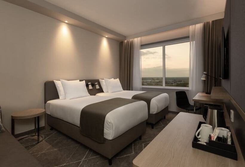 Номер Стандарт, Holiday Inn   Eindhoven Airport, An Ihg