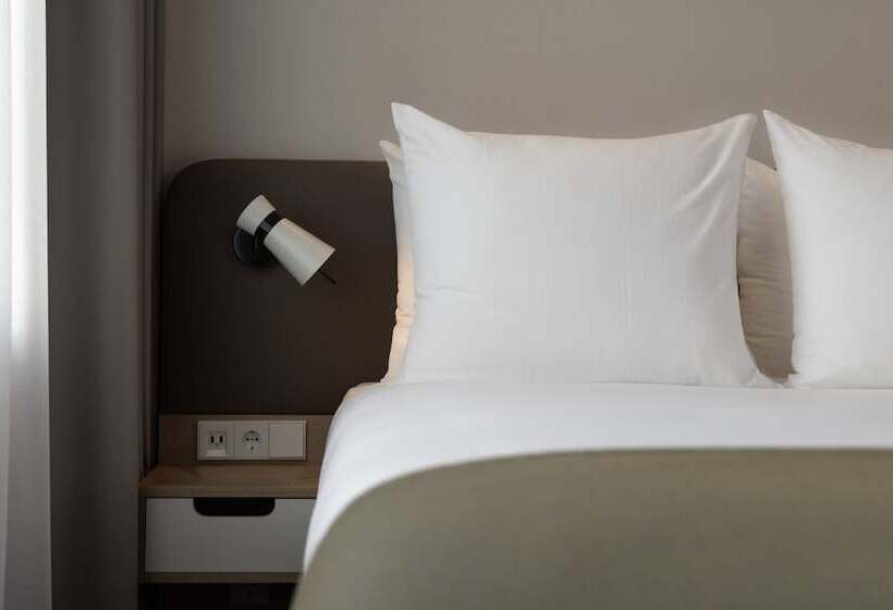 Номер Стандарт, Holiday Inn   Eindhoven Airport, An Ihg