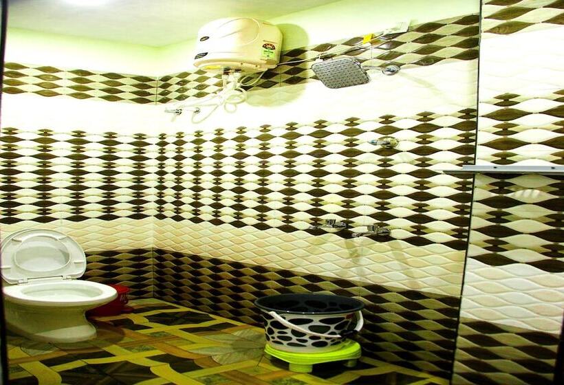 Deluxe Kolmen Hengen Huone, Vel Residency