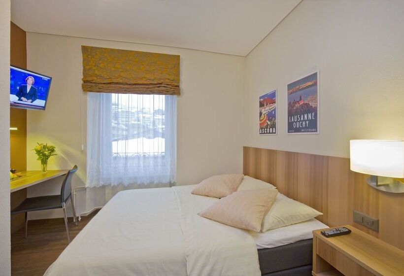 חדר אקונומי יחיד, Ambassador