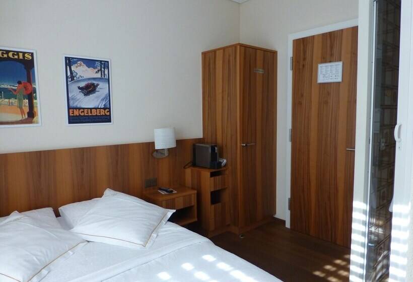 חדר אקונומי יחיד, Ambassador