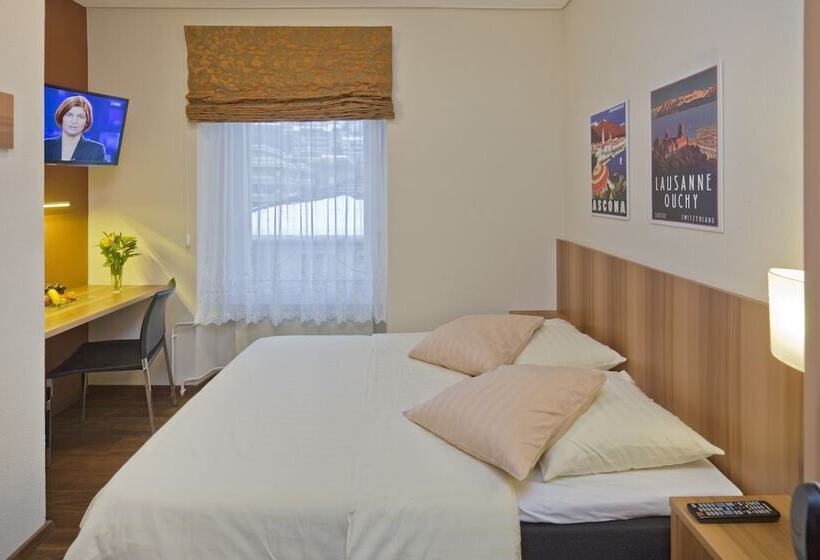 חדר אקונומי יחיד, Ambassador