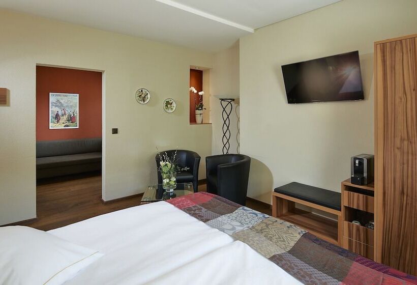 חדר דלוקס, Ambassador