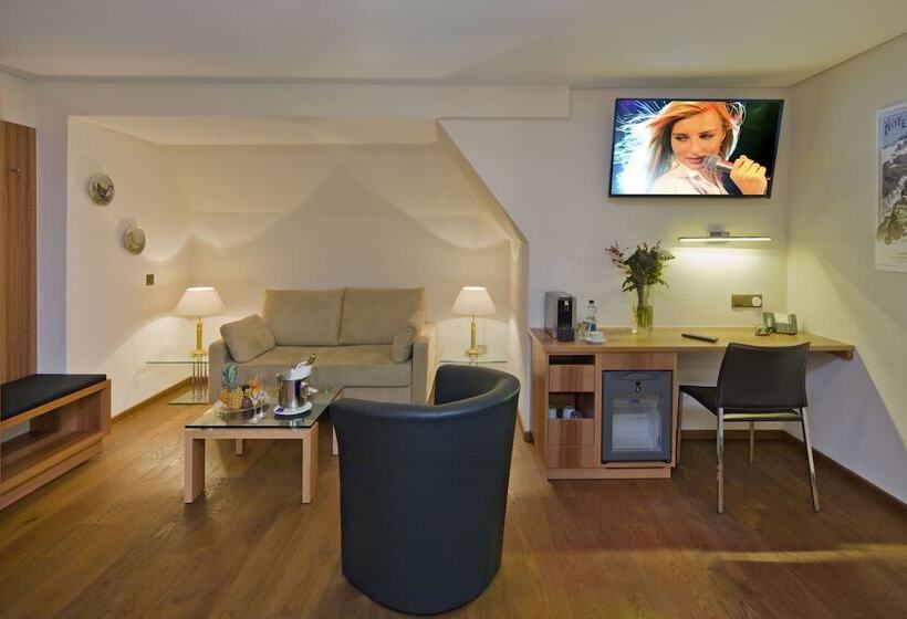 סוויטת ג'וניור, Ambassador