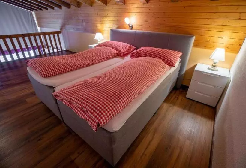 سوئیت جونیور با چشم‌انداز کوهستان, Chalet Hotel Beau Site