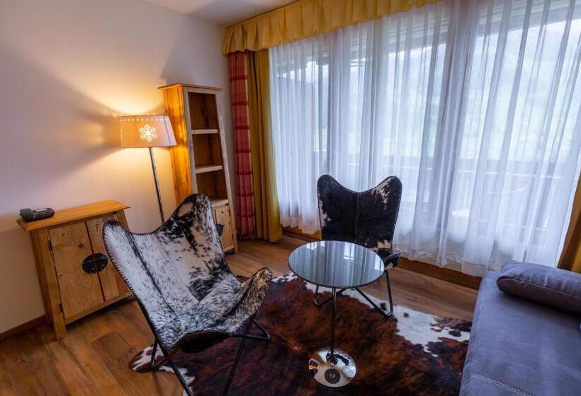 غرفة ديلوكس مطلة على الجبل, Chalet Hotel Beau Site