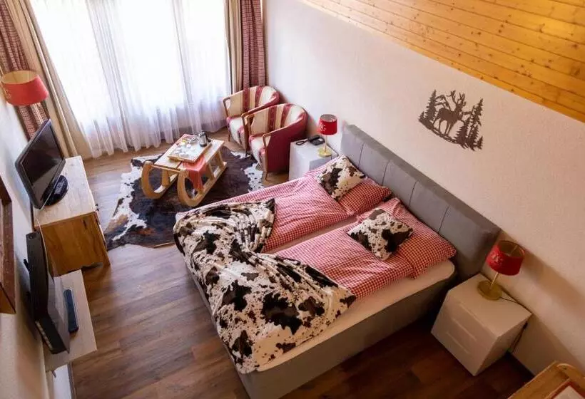 سوییت جونیور با بالکن, Chalet Hotel Beau Site