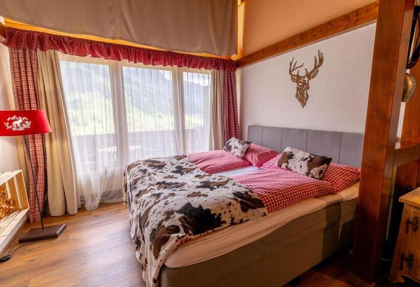 Полулюкс с Балконом, Chalet Hotel Beau Site