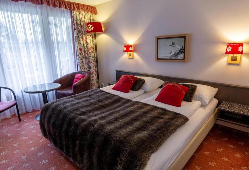 غرفة قياسية مزوَّدة بشُرفة, Chalet Hotel Beau Site