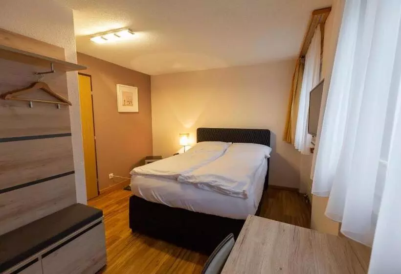 اتاق استاندارد یک نفره, Chalet Hotel Beau Site