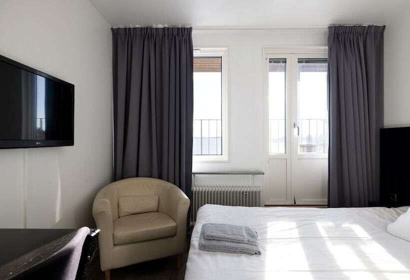 기본룸, Bishops Arms Mora