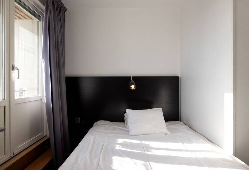 기본룸, Bishops Arms Mora