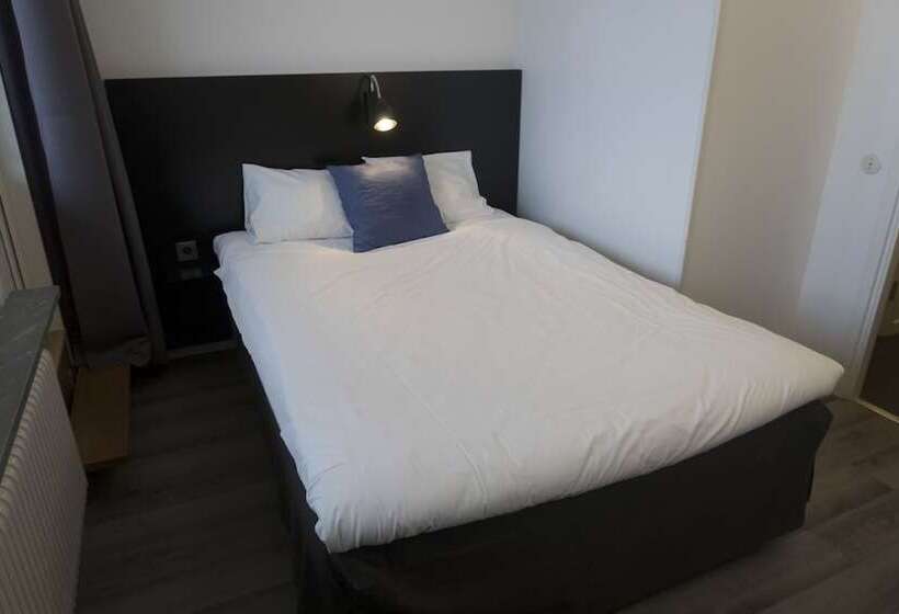 기본룸, Bishops Arms Mora