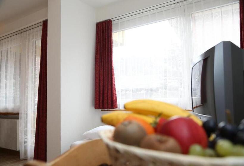 スタンダードトリプルルーム, Crystal Interlaken