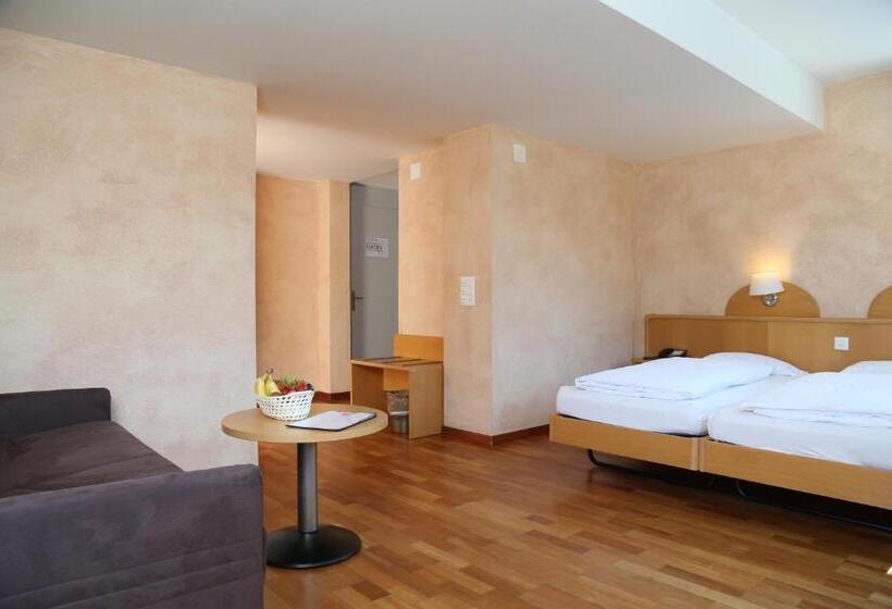 デラックスの4人部屋, Crystal Interlaken