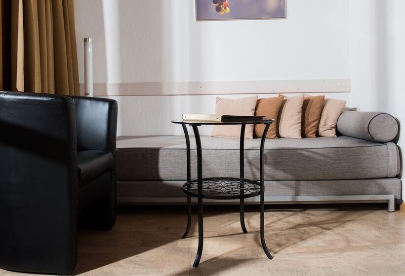 3 Bett Standardzimmer mit Ausblick, Jungfrau