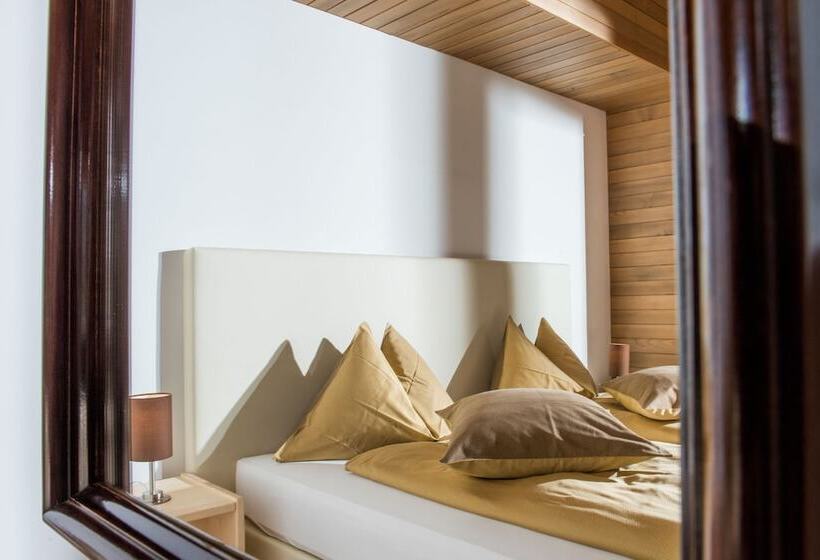 3 Bett Standardzimmer mit Ausblick, Jungfrau