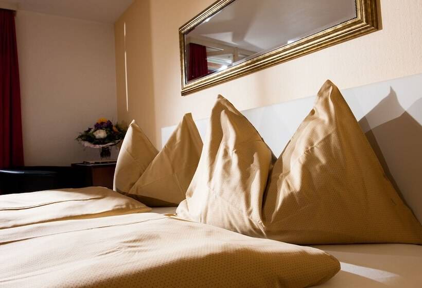 3 Bett Standardzimmer mit Ausblick, Jungfrau