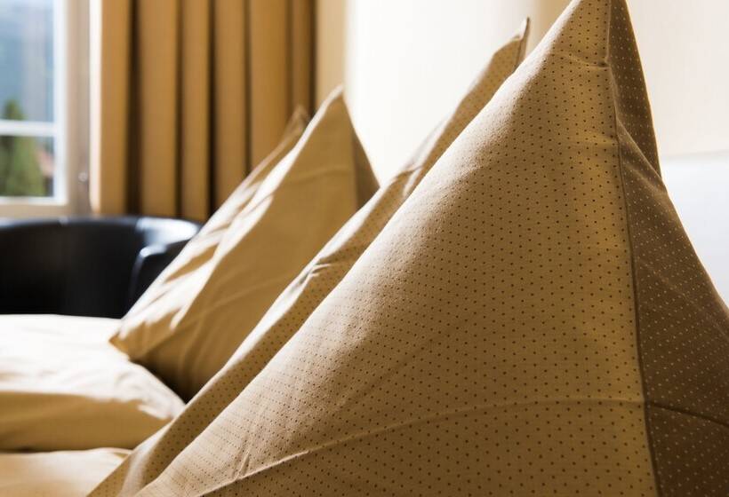 Economy Zimmer Doppelbett, Jungfrau