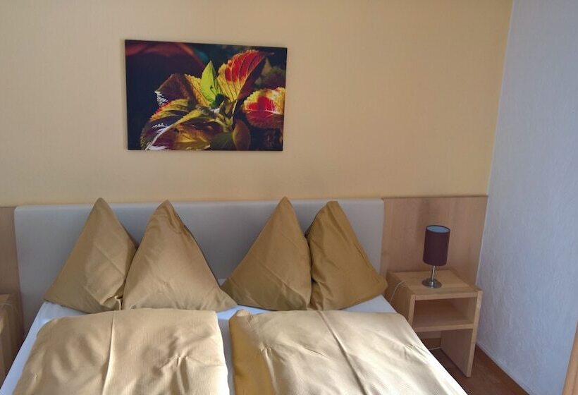 Economy Zimmer Doppelbett, Jungfrau