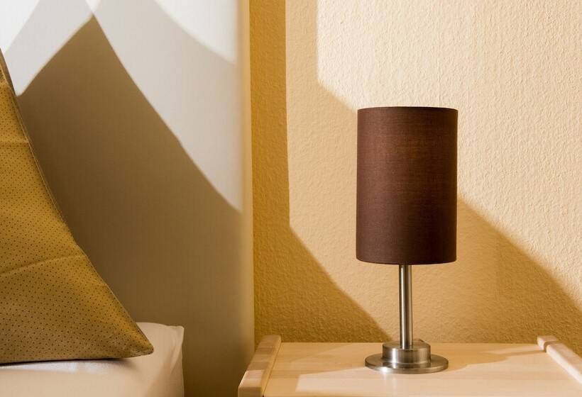 Economy Zimmer Doppelbett, Jungfrau