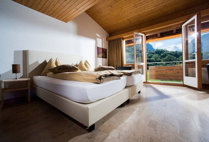 3 Bett Standardzimmer mit Ausblick, Jungfrau