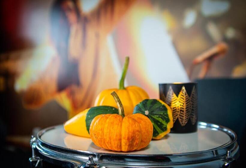 חדר סופריור יחיד, L Hulingen