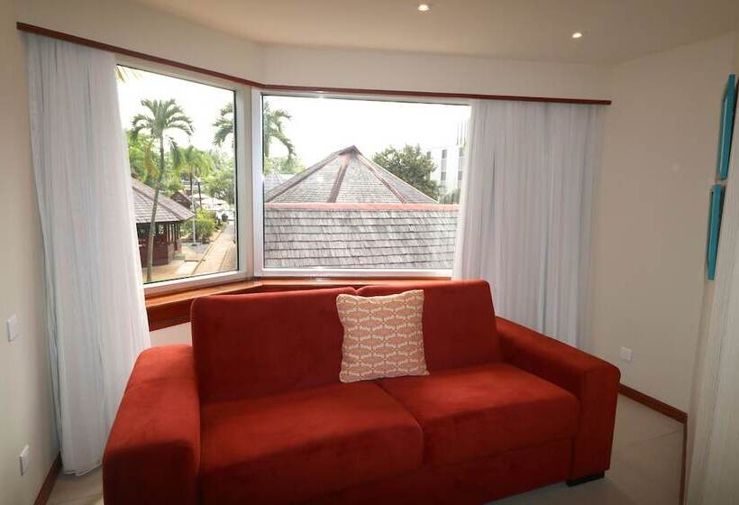 اتاق اجرایی, Torarica Resort