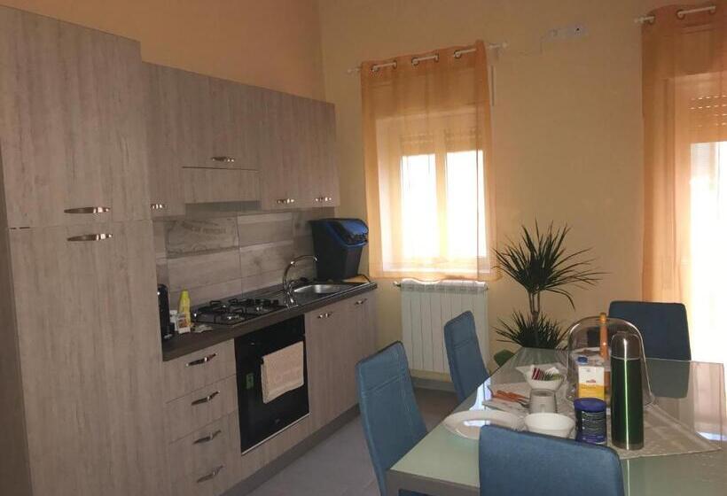 キングサイズベッドのスタンダードルーム, B&b Trieste Caltanissetta