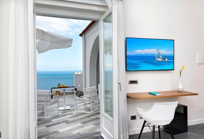 Номер Стандарт Вид на Море, Villa Orleans