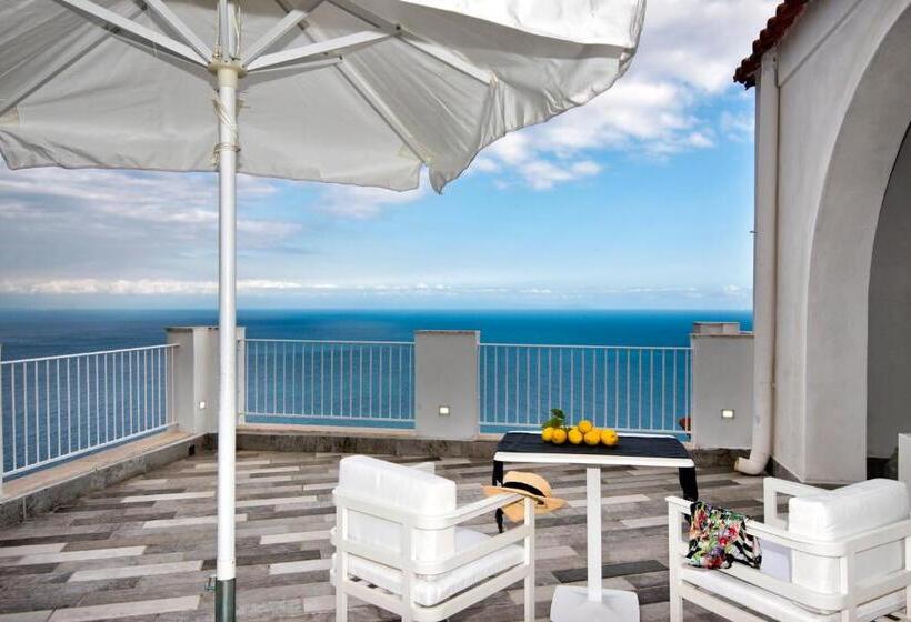 Номер Стандарт Вид на Море, Villa Orleans