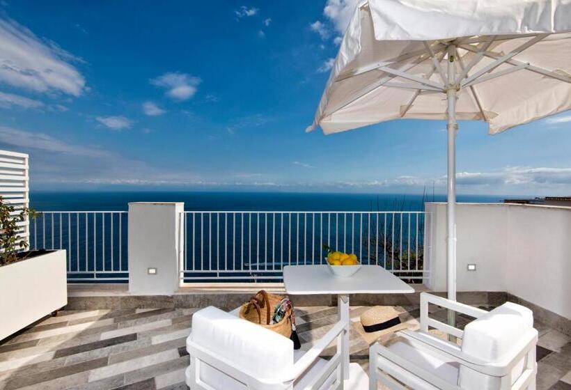 Номер Стандарт Вид на Море с Балконом, Villa Orleans