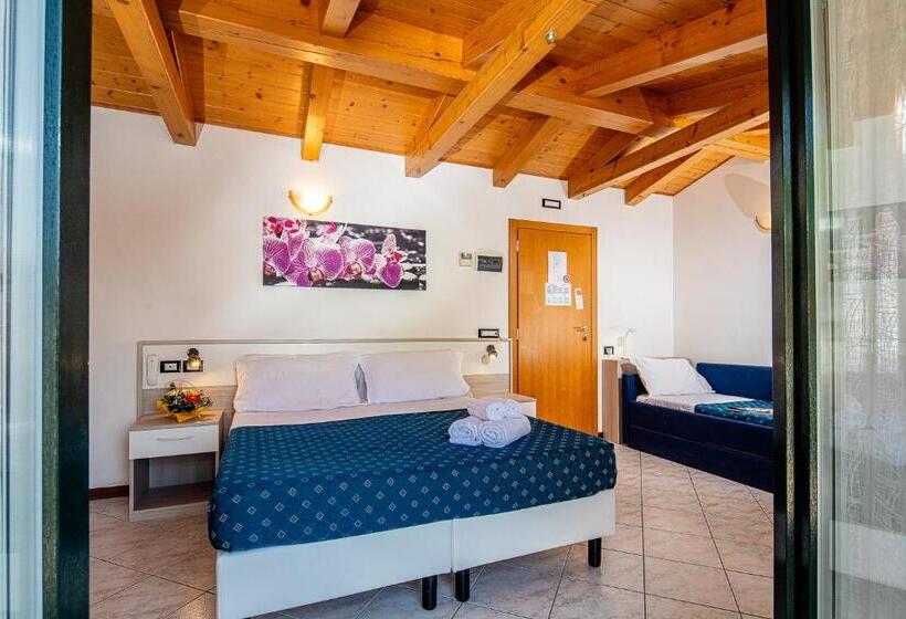 اتاق استاندارد سه نفره, Orchidea