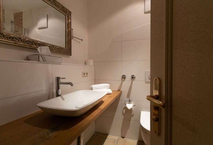 Полулюкс, Forsthof