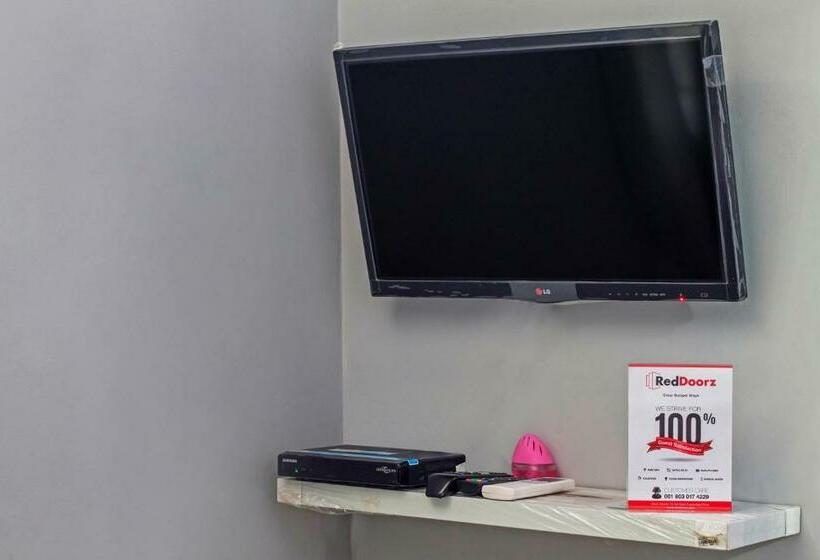 Номер Economy, Reddoorz Plus @ Radio Dalam 2