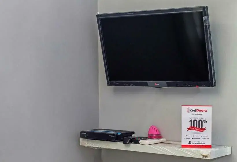 エコノミールーム, Reddoorz Plus @ Radio Dalam 2