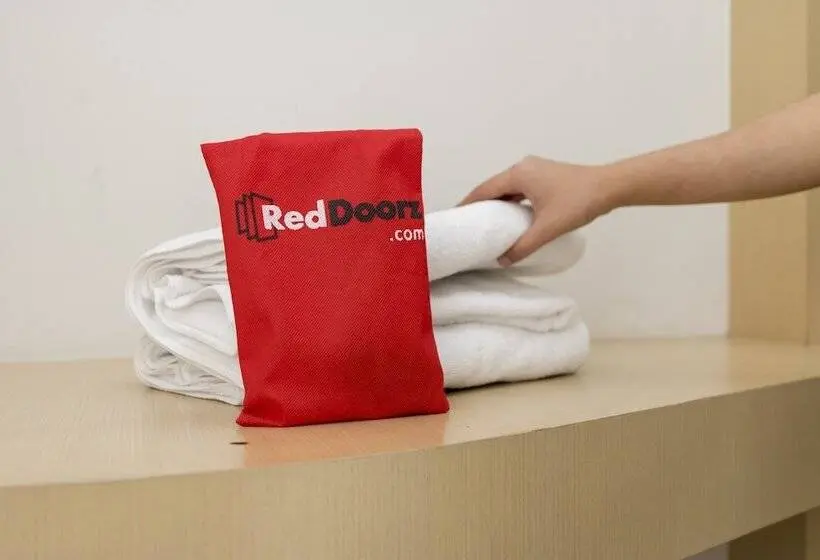 スタンダードルーム, Reddoorz Plus @ Radio Dalam 2