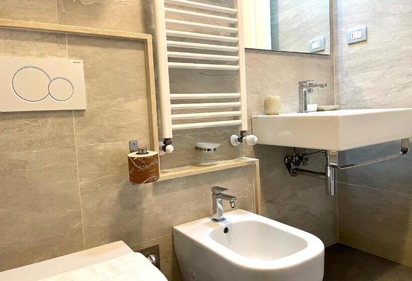 اتاق لوکس, Canto Dei Servi