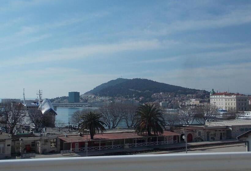 Standaard Studio met Balkon, Rooms Valentino