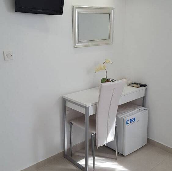 Economy Kamer, Rooms Valentino