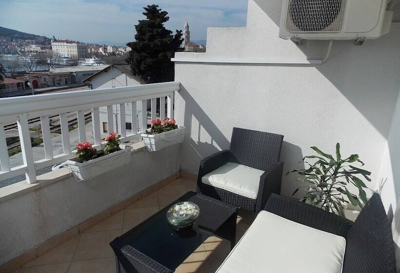 Standaard Studio met Balkon, Rooms Valentino